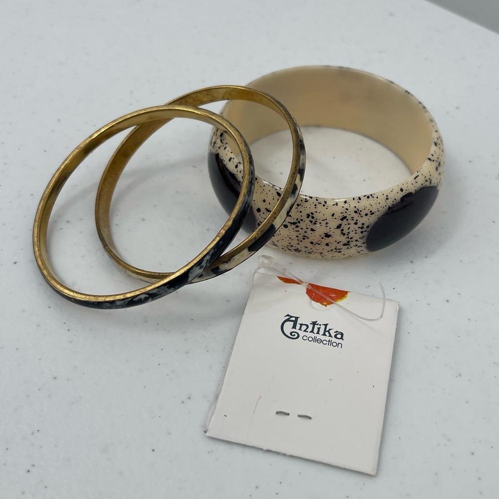 Antika nwt black cream 3 bangle set